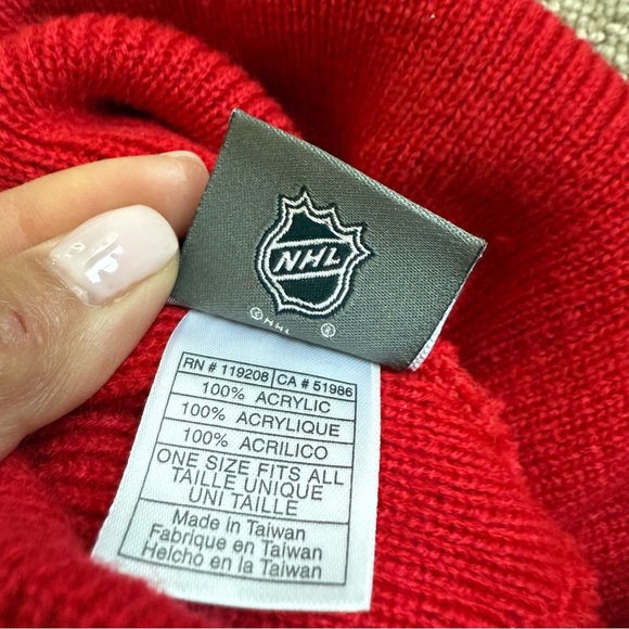 NHL x Reebok Detroit Red Wings Beanie - Picture 5 of 5